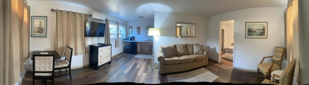Riverfront Lodging Shady Cove Bagian luar foto